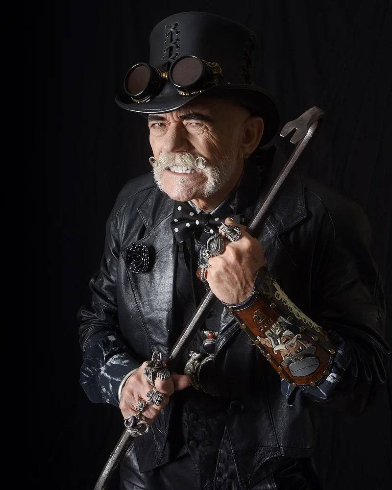 angry facial expression photo — Steampunk character 26